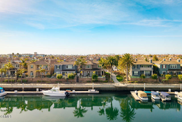 4111 Adriatic Street, Oxnard CA: https://media.crmls.org/mediaz/d957e94b-1c9b-4414-afa9-55b68a349db5.jpg