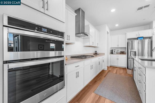 205 Goose Creek Ave, Brentwood CA: https://media.crmls.org/mediaz/d95830e9-356f-4513-b1ce-7cac926956a1.jpg