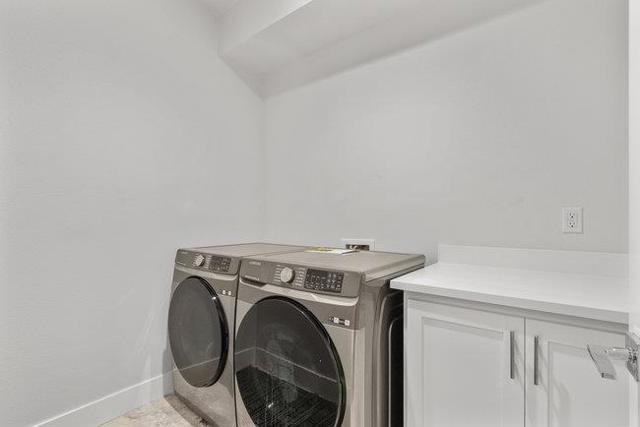 256 Copperleaf Lane, San Juan Bautista CA: https://media.crmls.org/mediaz/d9585c51-be25-4dac-8b2d-0b922012cd42.jpg