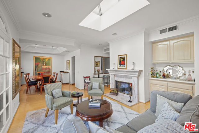 2025 S Beverly Glen Boulevard, Los Angeles CA: https://media.crmls.org/mediaz/d958cd75-a40b-4f97-9a5c-d3efe011c5c1.jpg