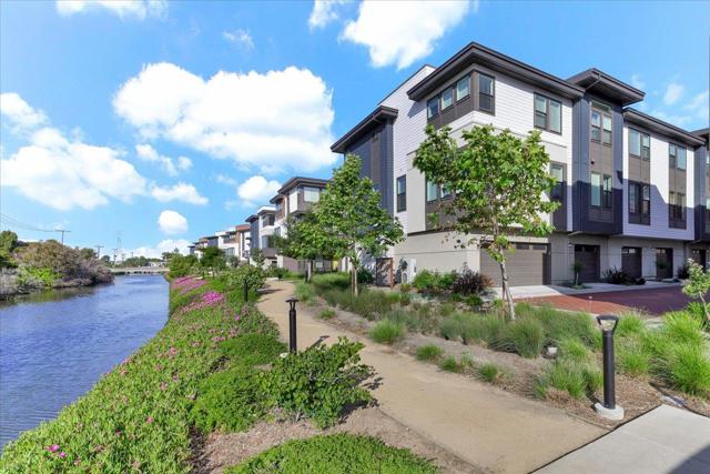 210 Waters Park Circle, San Mateo CA: https://media.crmls.org/mediaz/d9590dcd-d6c8-46d7-bd15-dc87e900a5fd.jpg
