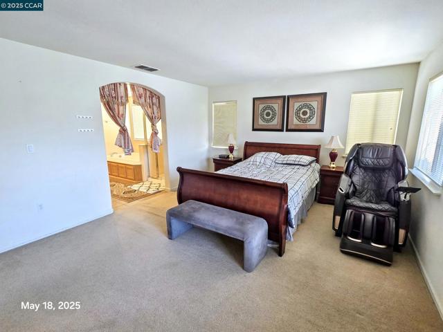 881 Meadow View Dr, Richmond CA: https://media.crmls.org/mediaz/d9596da2-cae2-46c3-9b1e-c2e5517eca7e.jpg