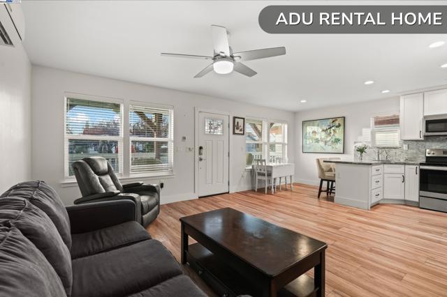 507 Maple St, Livermore CA: https://media.crmls.org/mediaz/d959a457-78d7-431d-8663-a60b6f9c6556.jpg