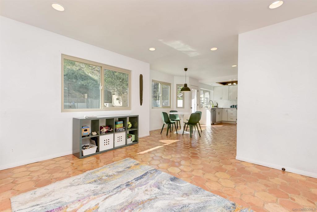 2735 Waterbury Way - photo 13