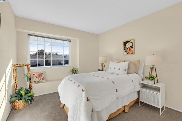 9140 Tangerine St, San Ramon CA: https://media.crmls.org/mediaz/d95a2ffc-6fdb-40db-8b17-7380b16fd4ba.jpg
