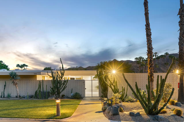 172 Desert Lakes Drive, Palm Springs, CA 92264