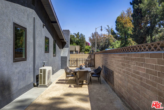 2634 Rich Street, Los Angeles CA: https://media.crmls.org/mediaz/d95a8ad5-4076-42e9-b11a-97530e56dfdf.jpg