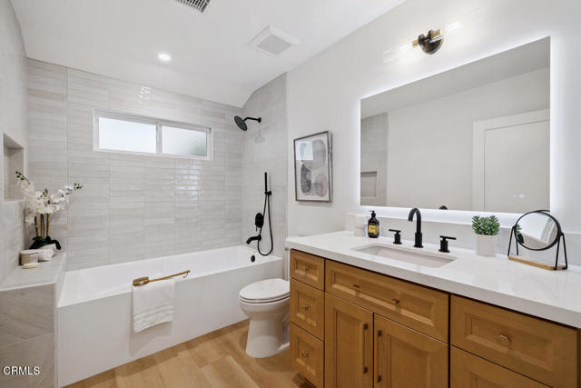 2711 2715 Dawson Avenue, Ventura CA: https://media.crmls.org/mediaz/d95a9d28-687f-42bb-b3a5-7e76eeb2b681.jpg