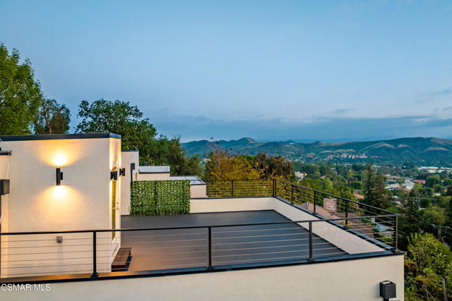 28333 Foothill Drive, Agoura Hills CA: https://media.crmls.org/mediaz/d95b4d4a-b093-438e-a81d-a1c900ba304f.jpg
