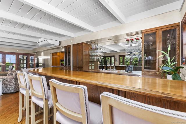 5353 Westknoll Dr, San Diego CA: https://media.crmls.org/mediaz/d95b8341-6690-49b9-b889-1917f1a4ad79.jpg