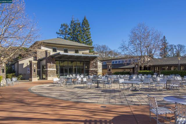 2200 Pine Knoll Dr, Walnut Creek CA: https://media.crmls.org/mediaz/d95c174c-05f7-4ab1-8a00-373ea9083c89.jpg