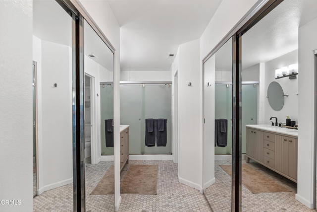 2287 Martinique Lane, Oxnard CA: https://media.crmls.org/mediaz/d95c3701-b1a4-4362-9998-c73e7e0ad39c.jpg