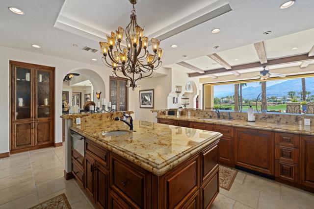 80675 Via Portofino, La Quinta CA: https://media.crmls.org/mediaz/d95ceca2-2969-43d5-8318-c787d7cb5494.jpg