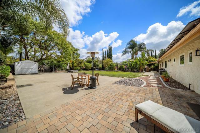 1654 Palomino Ln, Escondido CA: https://media.crmls.org/mediaz/d95d1a0c-484a-41c9-b7d5-f470c54abcac.jpg
