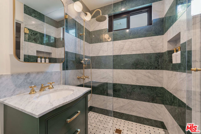 236 S Reeves Drive, Beverly Hills CA: https://media.crmls.org/mediaz/d95dca90-5aeb-4cf8-93c4-f80c9f9366bf.jpg