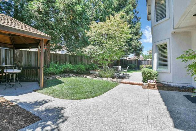 4528 Fallow Way, Antioch CA: https://media.crmls.org/mediaz/d95dfa01-2288-40be-af2f-cb8afda155e5.jpg