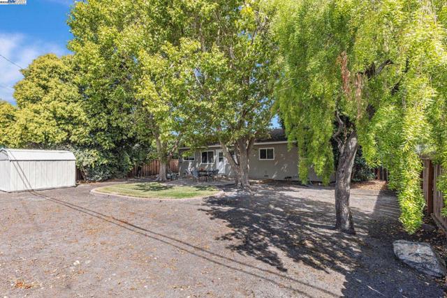 7600 Ironwood Dr, Dublin CA: https://media.crmls.org/mediaz/d95e88eb-0de3-4964-ae45-0d640952fe70.jpg