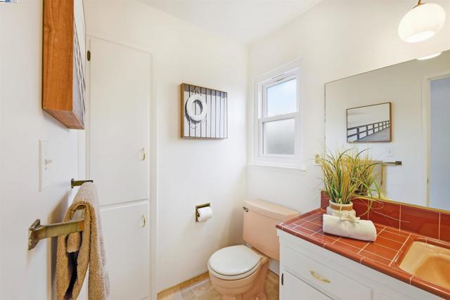 Image 28 of 41 For 5169 Lawler Ave