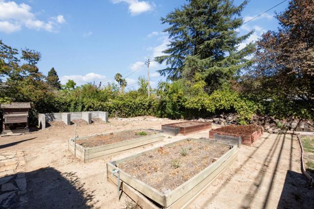 3303 Pope Avenue, Sacramento CA: https://media.crmls.org/mediaz/d95f4fc9-5083-4047-a621-fbcc2b6d4572.jpg