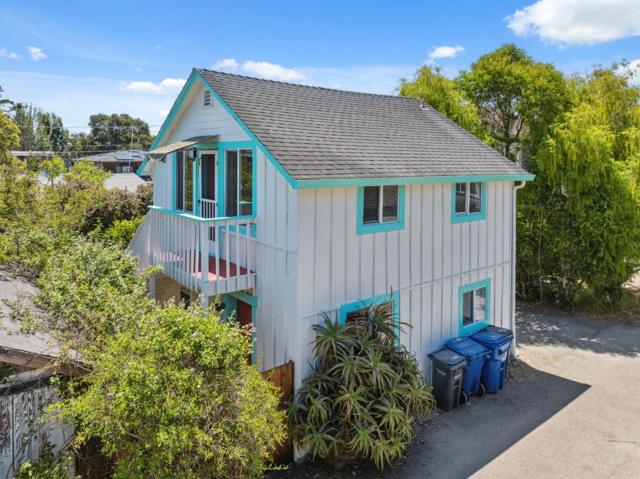 399 13th Avenue, Santa Cruz CA: https://media.crmls.org/mediaz/d9603451-2cb0-4d48-8e8f-31c37cf474f9.jpg