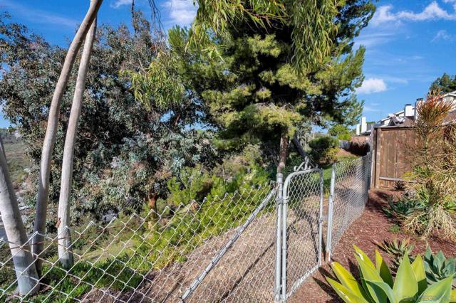 1480 Bridgeview Dr, San Diego CA: https://media.crmls.org/mediaz/d960a802-252e-4b04-9f95-dd1de65d0451.jpg