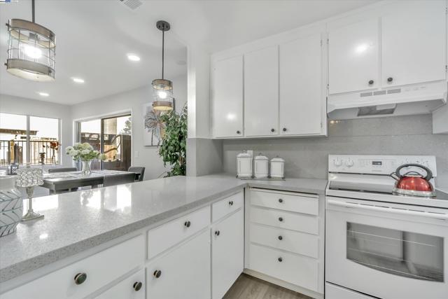 1896 San Vincente Dr, Concord CA: https://media.crmls.org/mediaz/d9619478-d472-4381-bde6-6cafdc6847e5.jpg