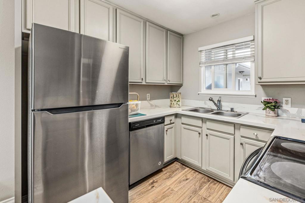 1756 Essex St. - photo 4