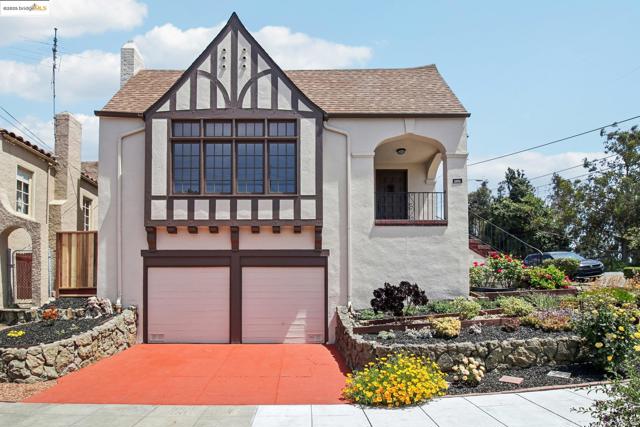 2900 Sheffield Ave, Oakland CA: https://media.crmls.org/mediaz/d96298af-6651-41d7-a7c1-deb1757714ec.jpg