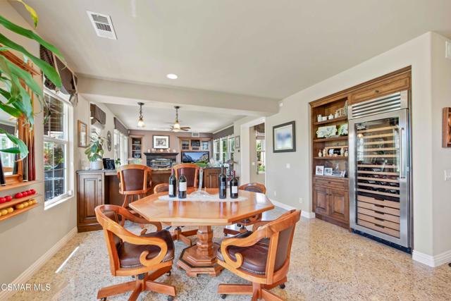 3194 Sunset Hills Boulevard, Thousand Oaks CA: https://media.crmls.org/mediaz/d9630144-cd93-4cb0-a38b-42b3d8056658.jpg