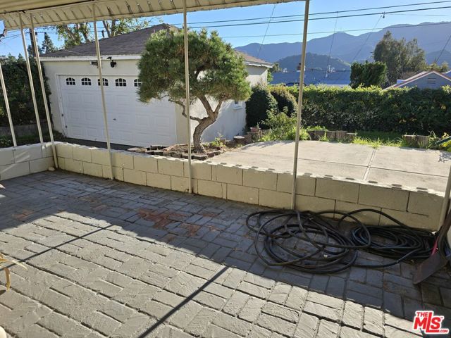 2944 Mayfield Avenue, La Crescenta CA: https://media.crmls.org/mediaz/d963ce14-dc16-49e0-b0fe-872fa5bfbfe2.jpg