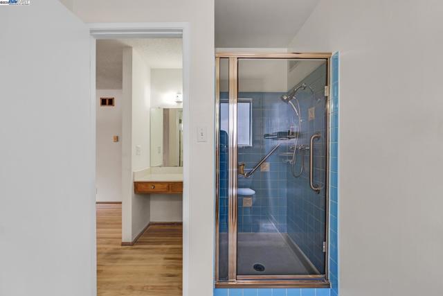 16651 Selby Dr, San Leandro CA: https://media.crmls.org/mediaz/d96415b6-e104-4688-baee-35ac9027fc28.jpg