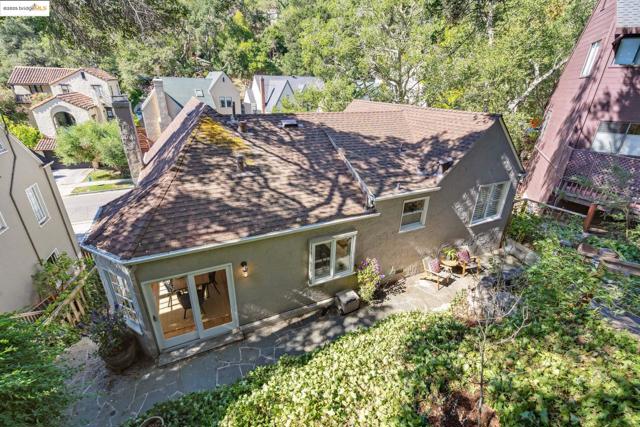 Image 32 of 37 For 1633 Trestle Glen Rd