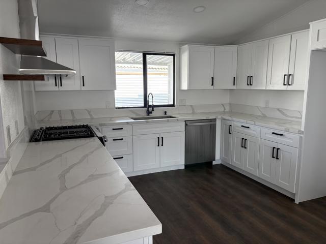 73851 Desert Greens S Drive, Palm Desert CA: https://media.crmls.org/mediaz/d965e1cd-ae41-4cba-a0cc-90beedfaee5a.jpg
