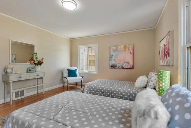 3709 Kenwood Avenue, San Mateo CA: https://media.crmls.org/mediaz/d965f53a-cc56-47ba-88e4-420d241824cd.jpg