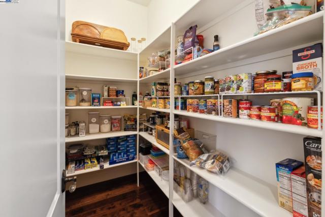 6340 Inspiration Ter, Pleasanton CA: https://media.crmls.org/mediaz/d96665ae-0ae8-4814-b145-b16f495c6423.jpg