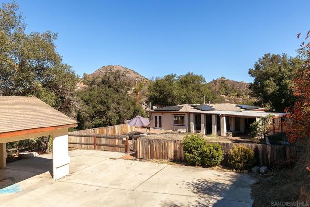1167 Peutz Valley Rd, Alpine CA: https://media.crmls.org/mediaz/d9670e23-a637-4b55-830f-6fc6b247c0eb.jpg