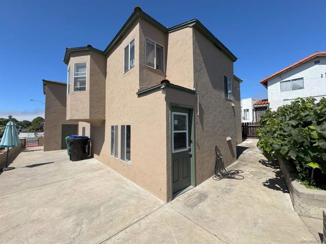 3102 Fenelon St, San Diego CA: https://media.crmls.org/mediaz/d96766c1-26c8-49e6-9b89-c0f9202c23a2.jpg