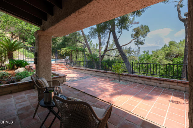 872 Flores De Oro, South Pasadena CA: https://media.crmls.org/mediaz/d967a3e0-29b8-4981-aea5-c50ad90ff55b.jpg