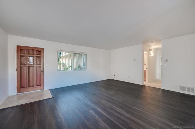 4851 Cole St, San Diego CA: https://media.crmls.org/mediaz/d967e143-06d4-4d11-9d74-b4b98c8d7569.jpg