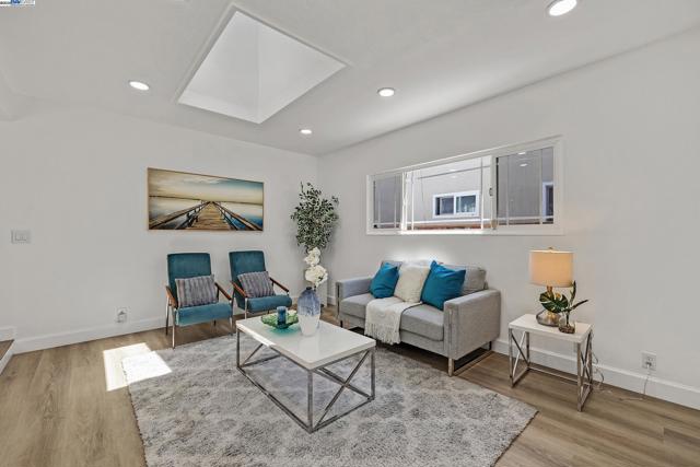 4227 Becerra Dr, Fremont CA: https://media.crmls.org/mediaz/d9680330-3a4a-4467-9f96-368f24068cda.jpg