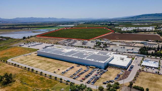 275 Bolsa Road, Gilroy CA: https://media.crmls.org/mediaz/d96830eb-d4f0-4236-93cd-ffd6a5448061.jpg