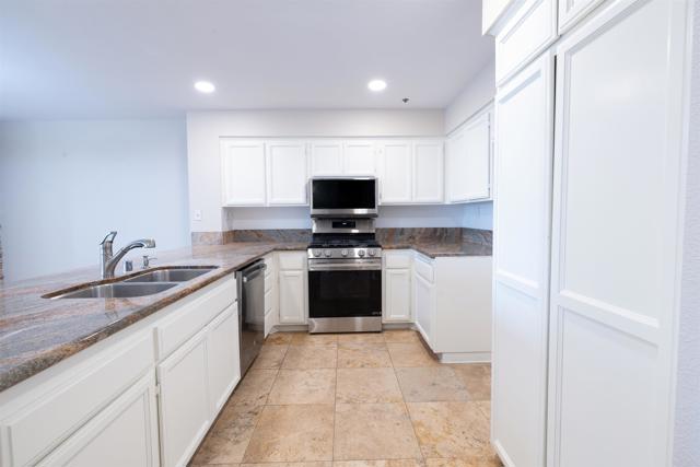 Detail Gallery Image 26 of 40 For 400 N Pacific St #111,  Oceanside,  CA 92054 - 2 Beds | 2 Baths