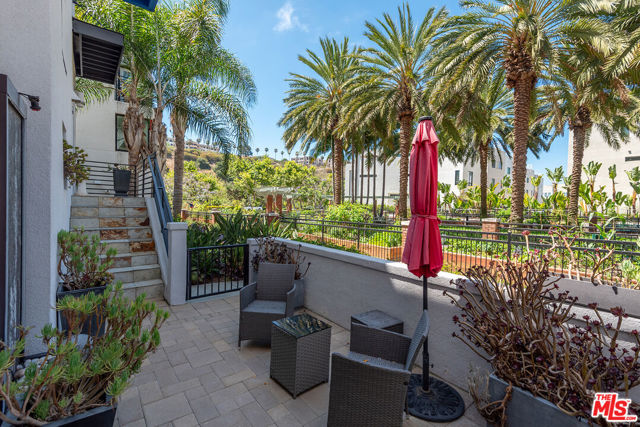 12936 Discovery, Los Angeles CA: https://media.crmls.org/mediaz/d969aa4c-7327-40d1-bc9c-15141496c475.jpg
