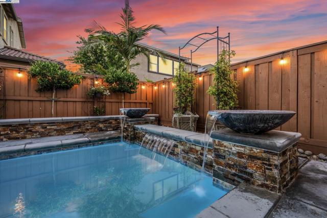 2305 Augusta Ave, Tracy CA: https://media.crmls.org/mediaz/d969bf9d-76e2-4371-b080-bf3fb85c7a0b.jpg