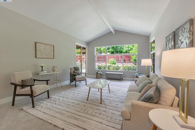 36 Barcelona Ct, Danville CA: https://media.crmls.org/mediaz/d96a37cf-85c9-4aa0-ae4c-b2548b261201.jpg