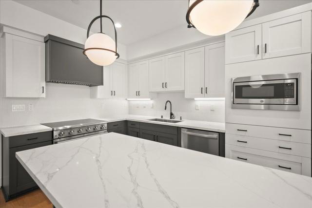 224 Carroll Street, Sunnyvale CA: https://media.crmls.org/mediaz/d96affb9-dbbc-4908-80e3-cdb63717d4c4.jpg