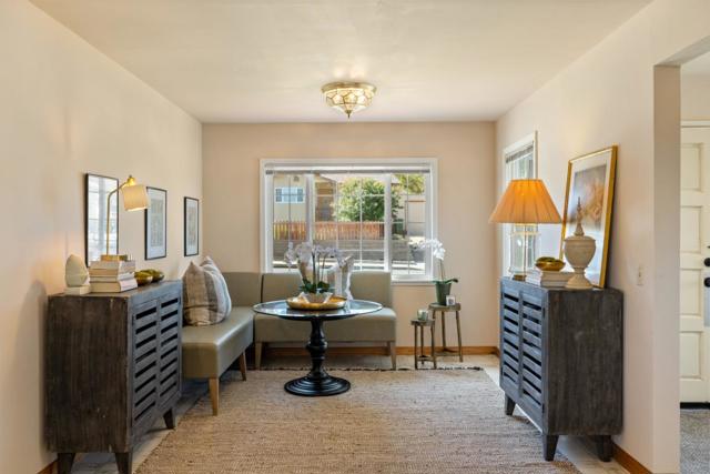 662 Oak Street, Monterey CA: https://media.crmls.org/mediaz/d96b3ea7-ee66-4533-ba65-eef8c458f25b.jpg