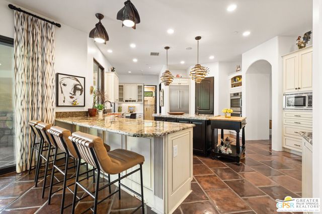 248 E Palo Verde Avenue, Palm Springs CA: https://media.crmls.org/mediaz/d96b96be-38fd-41de-9f74-d5cc2f76c820.jpg