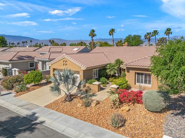 37383 Westridge Avenue, Palm Desert CA: https://media.crmls.org/mediaz/d96c0312-c8f4-4ddc-9d91-3b72867d7c5f.jpg