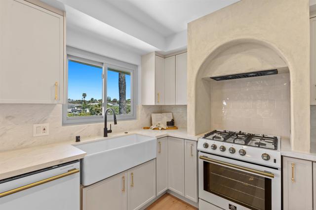 5740 Daffodil Lane, San Diego CA: https://media.crmls.org/mediaz/d96c2b92-3d64-46c4-b8a3-fad6932ac90c.jpg